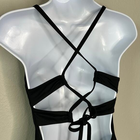 NWoT Nike Black Cutout Technical One-Piece Swimsuit – Size L - Picture 6 of 9